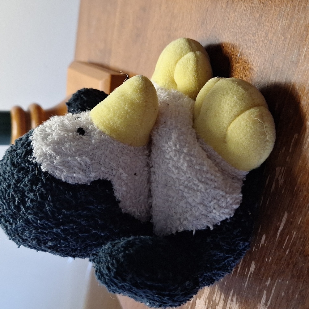 Russ Berries Perky, Terry Penguin Beanie Baby 90s Vintage - Picture 5 of 7